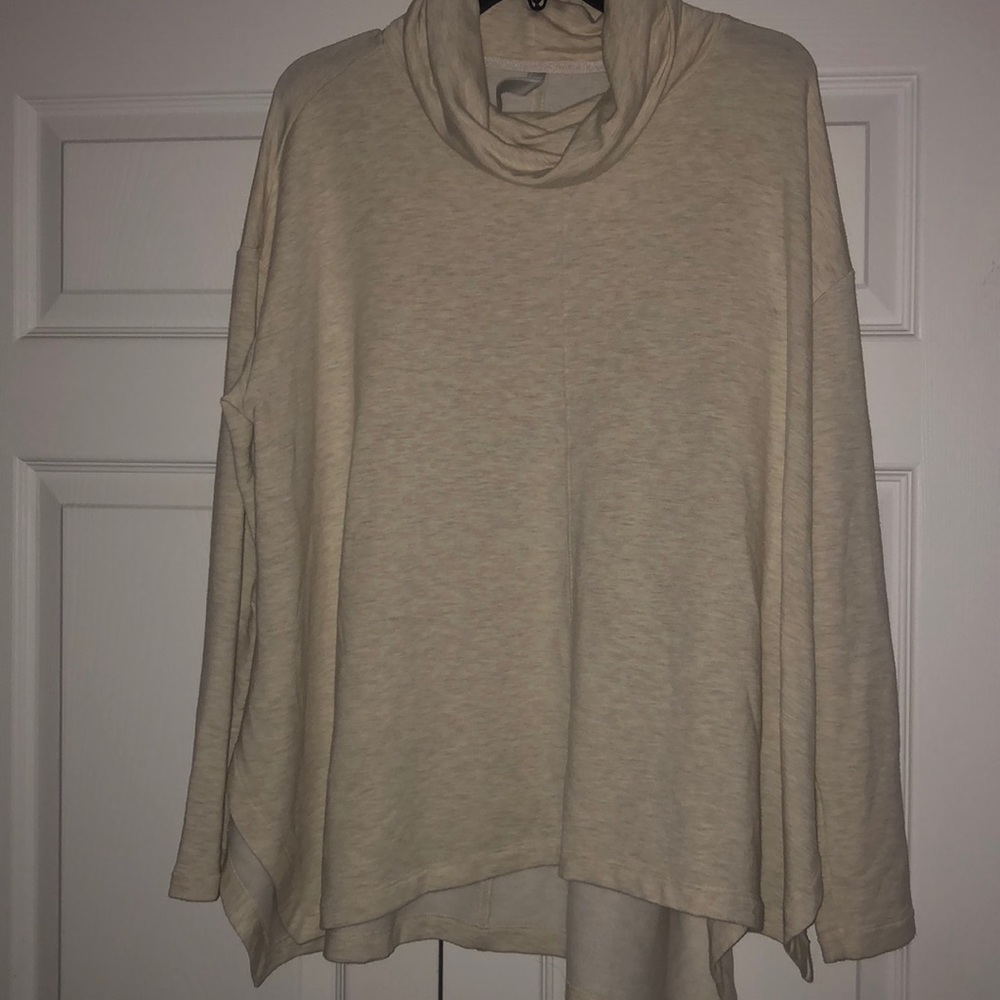 Athleta shirt
